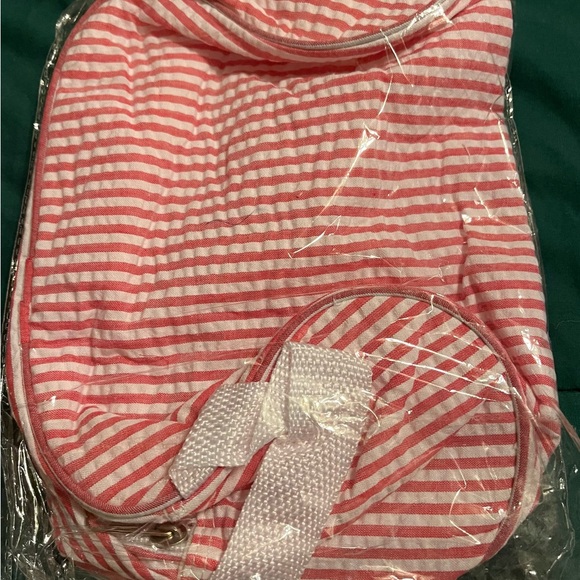 Makeup/toiletry bag, light red/white striped with zippered top & white handle - Picture 3 of 4